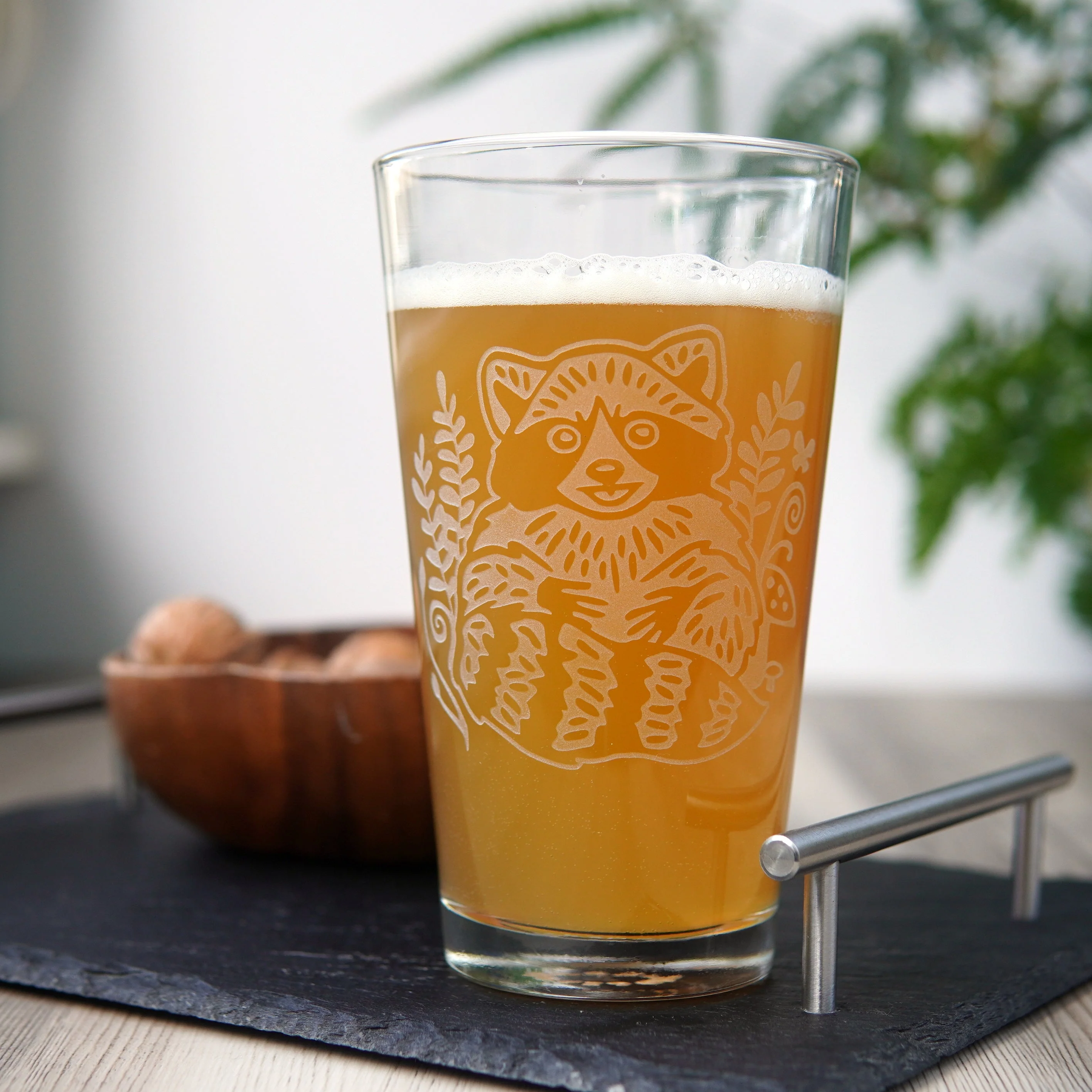 Raccoon Pint Glass - etched glassware - Image 4
