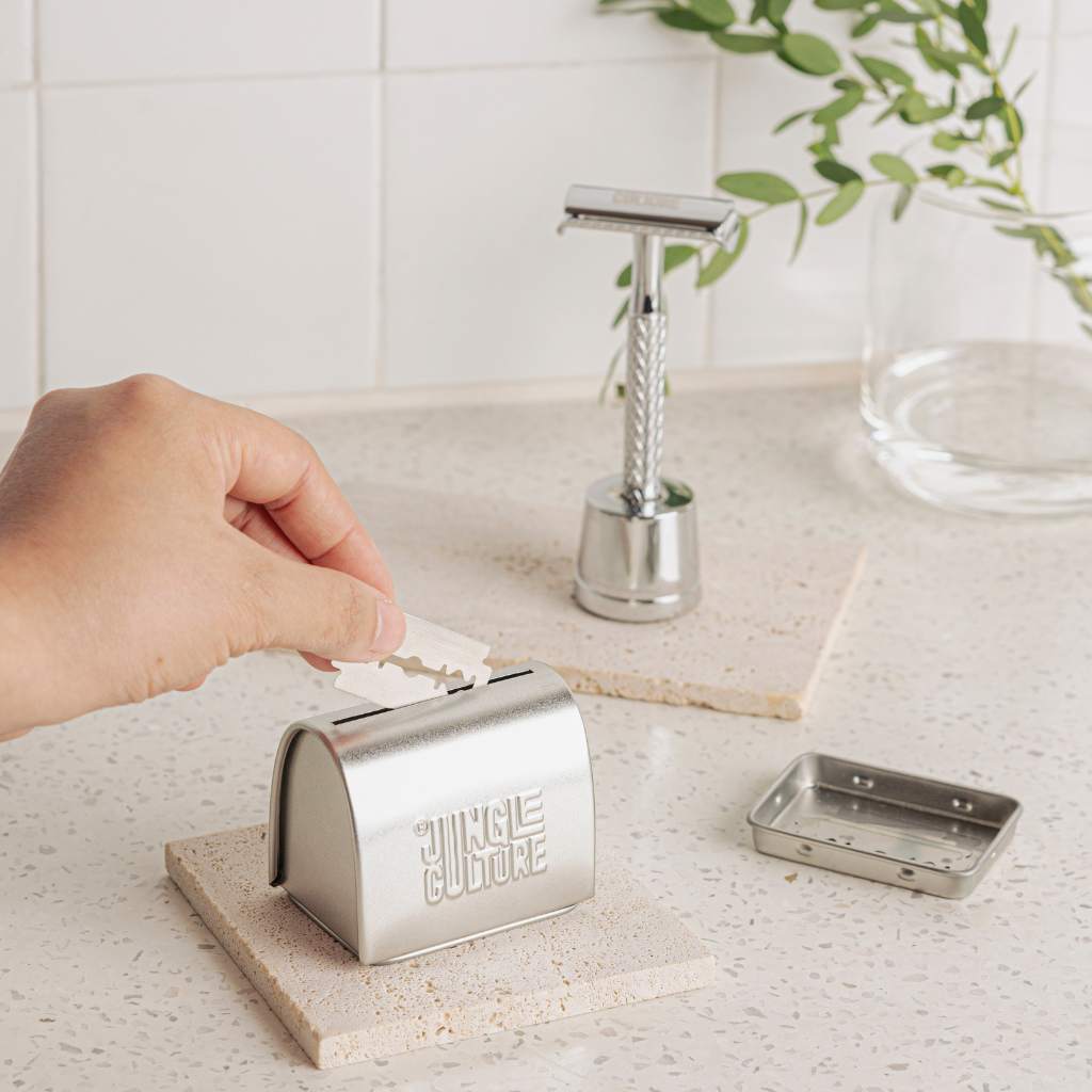 Razor Blade Disposal Tin - Image 3