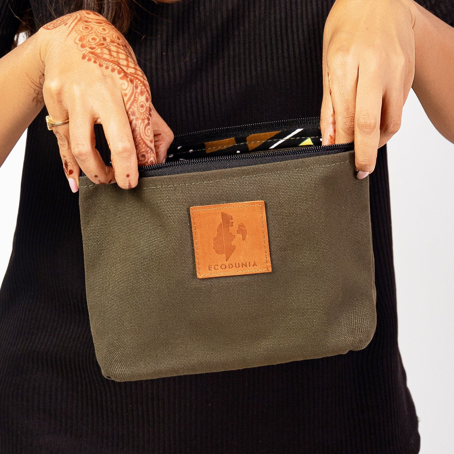 Ren Canvas Makeup Bag – Fair Trade Cosmetic & Toiletry Pouch - Image 10