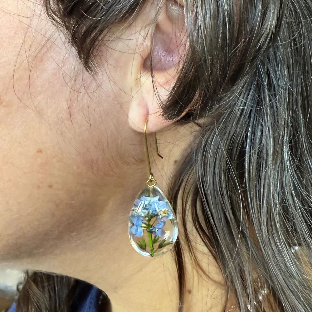 Resin Dew Drop Earrings with Forget-me-not Flowers - Image 2