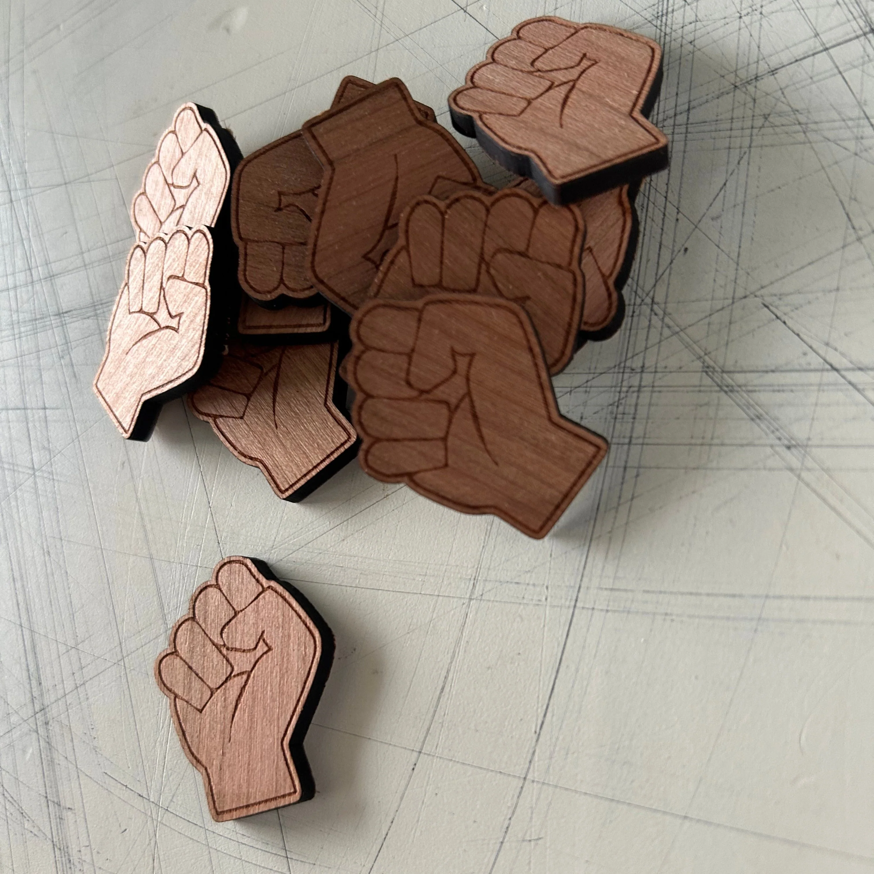 Resist fist wood magnet - Image 3
