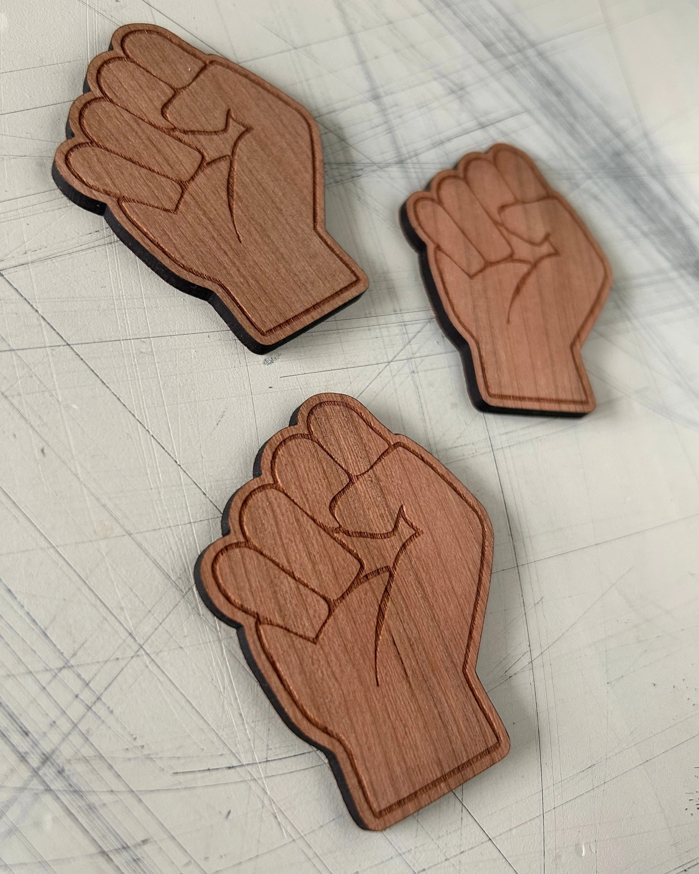 Resist fist wood magnet - Image 6