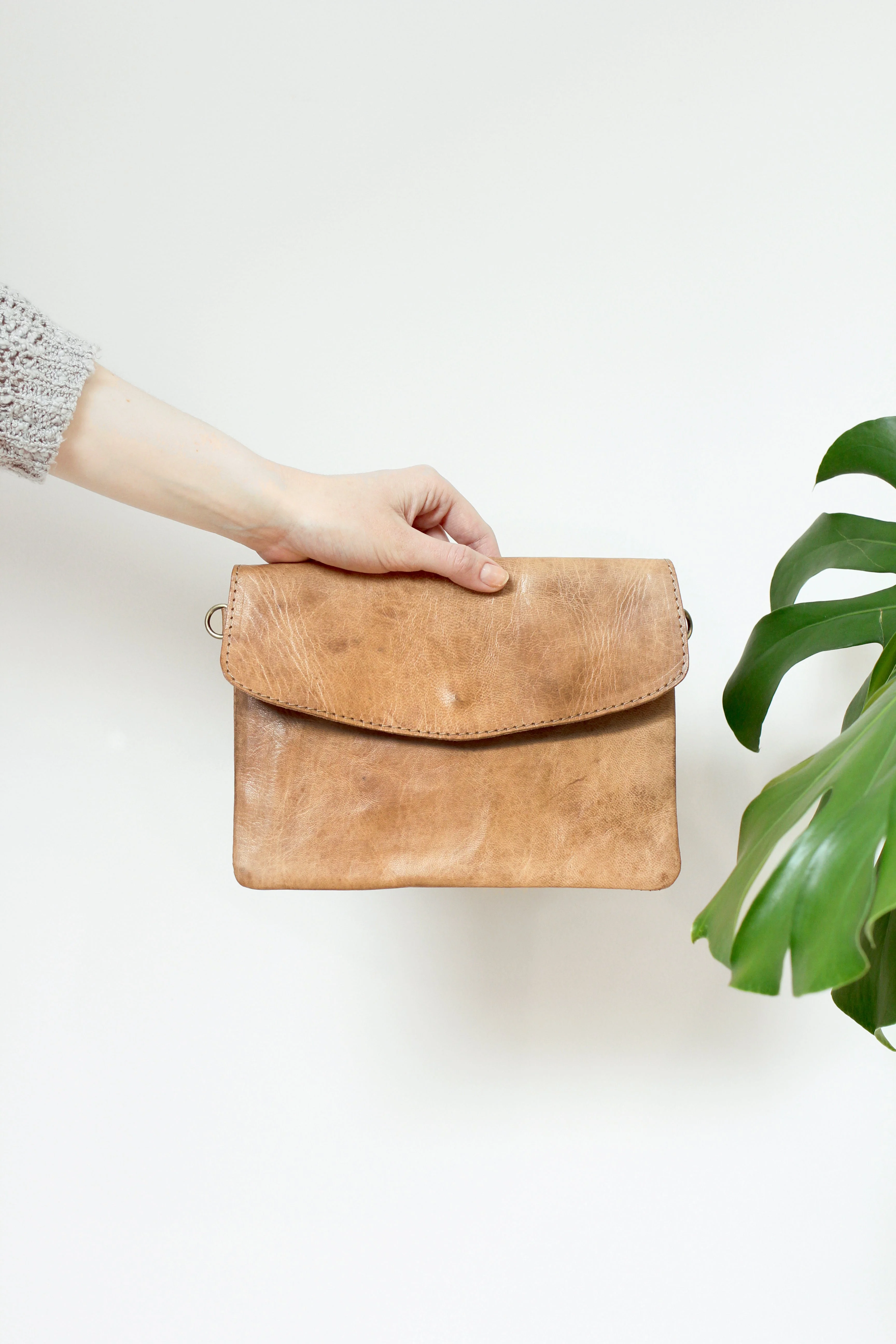 Rosa Crossbody Clutch - Image 3