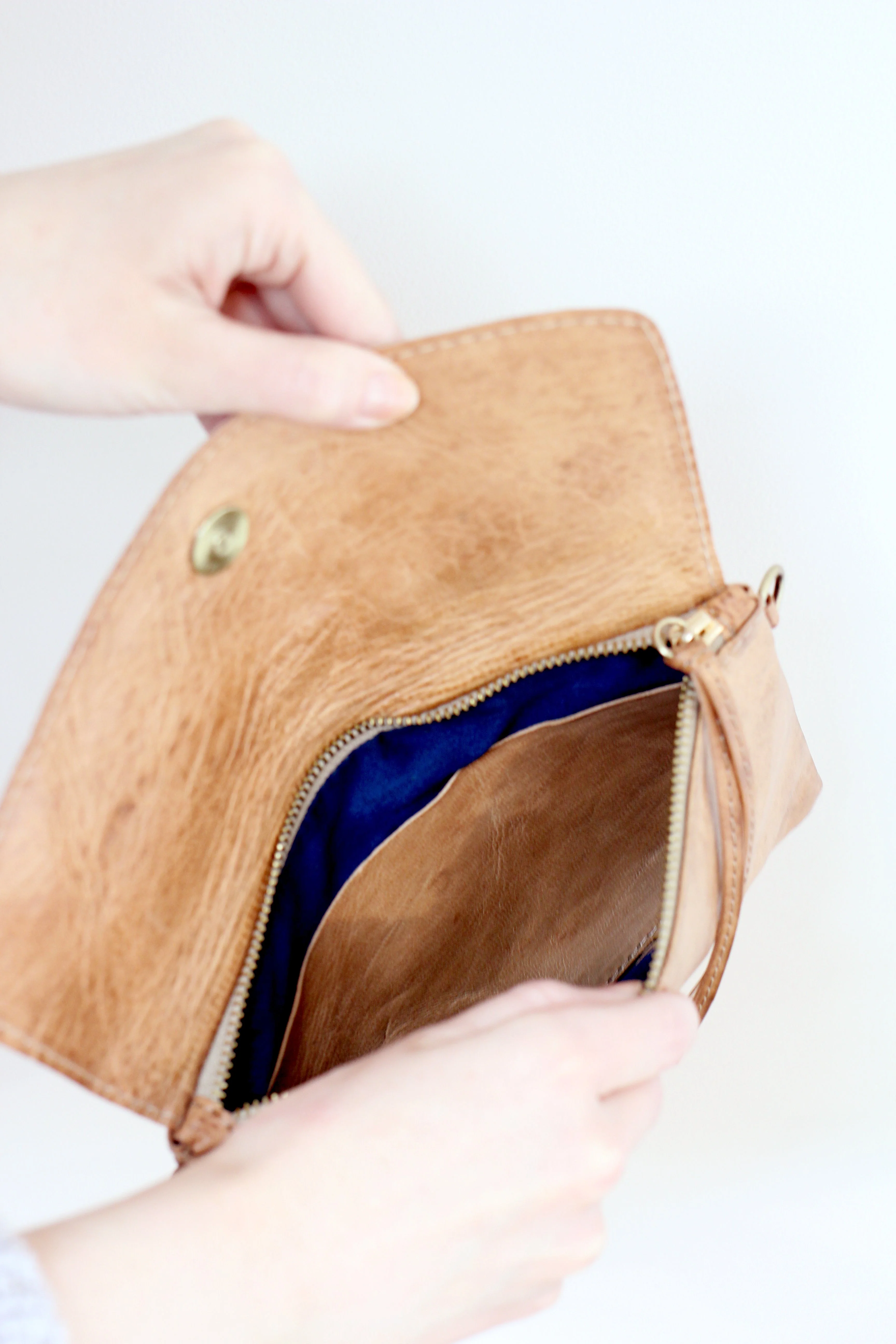 Rosa Crossbody Clutch - Image 5