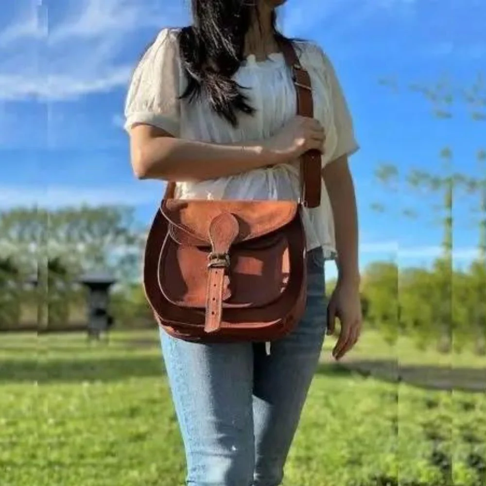 Rustic Leather Satchel Bag - Image 2