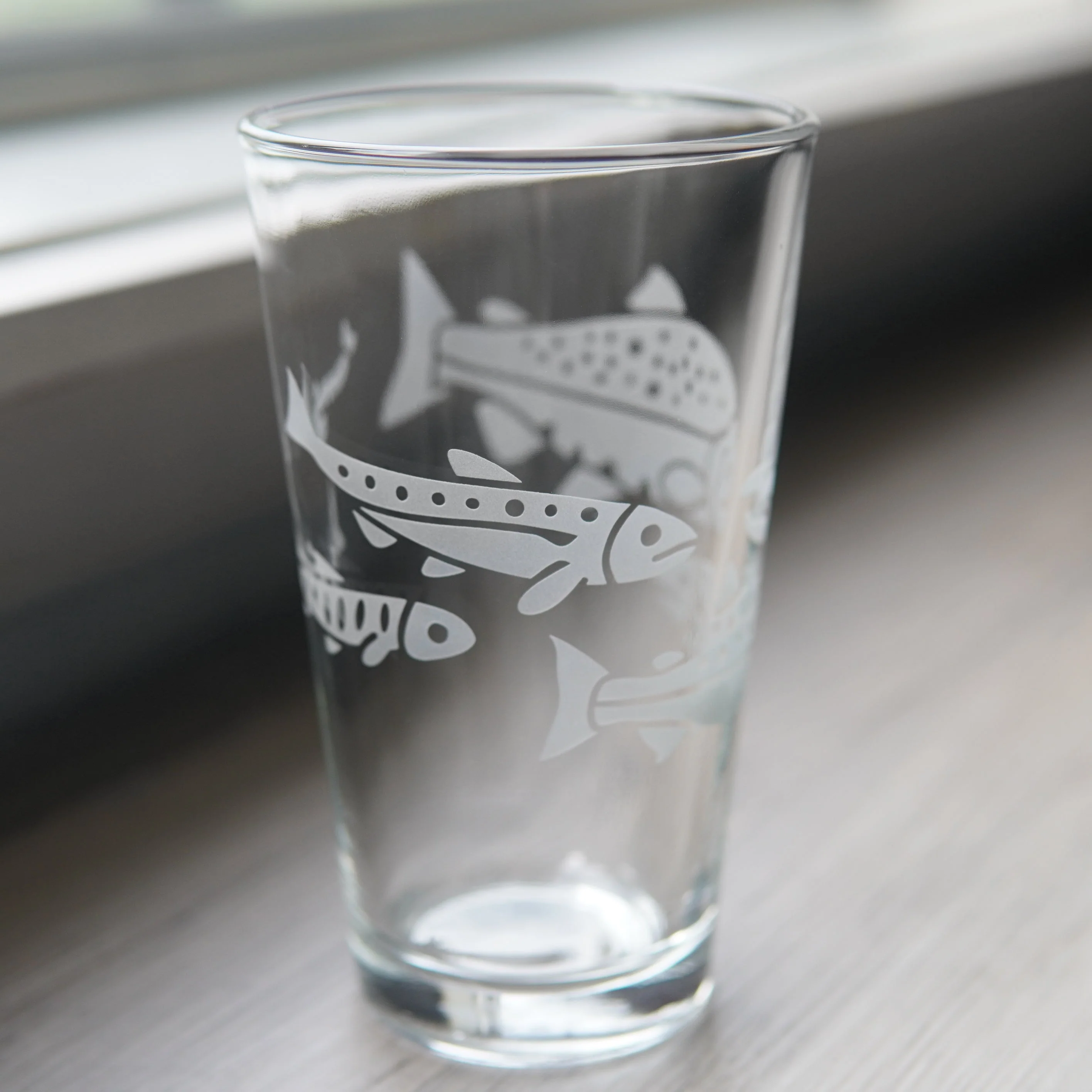 Salmon Pint Glass - etched fish glassware - Image 5