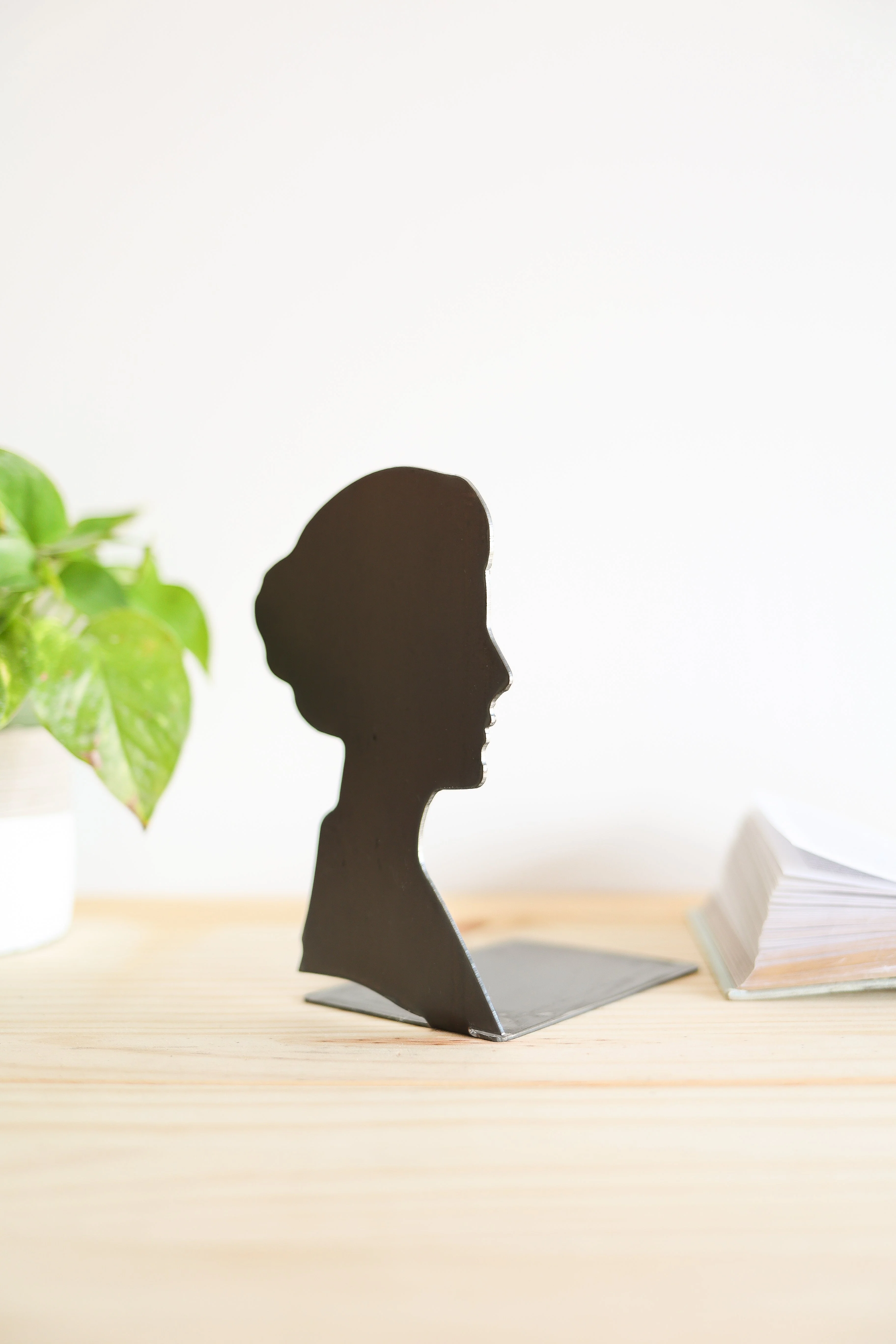 Silhouette Bookend - Image 4