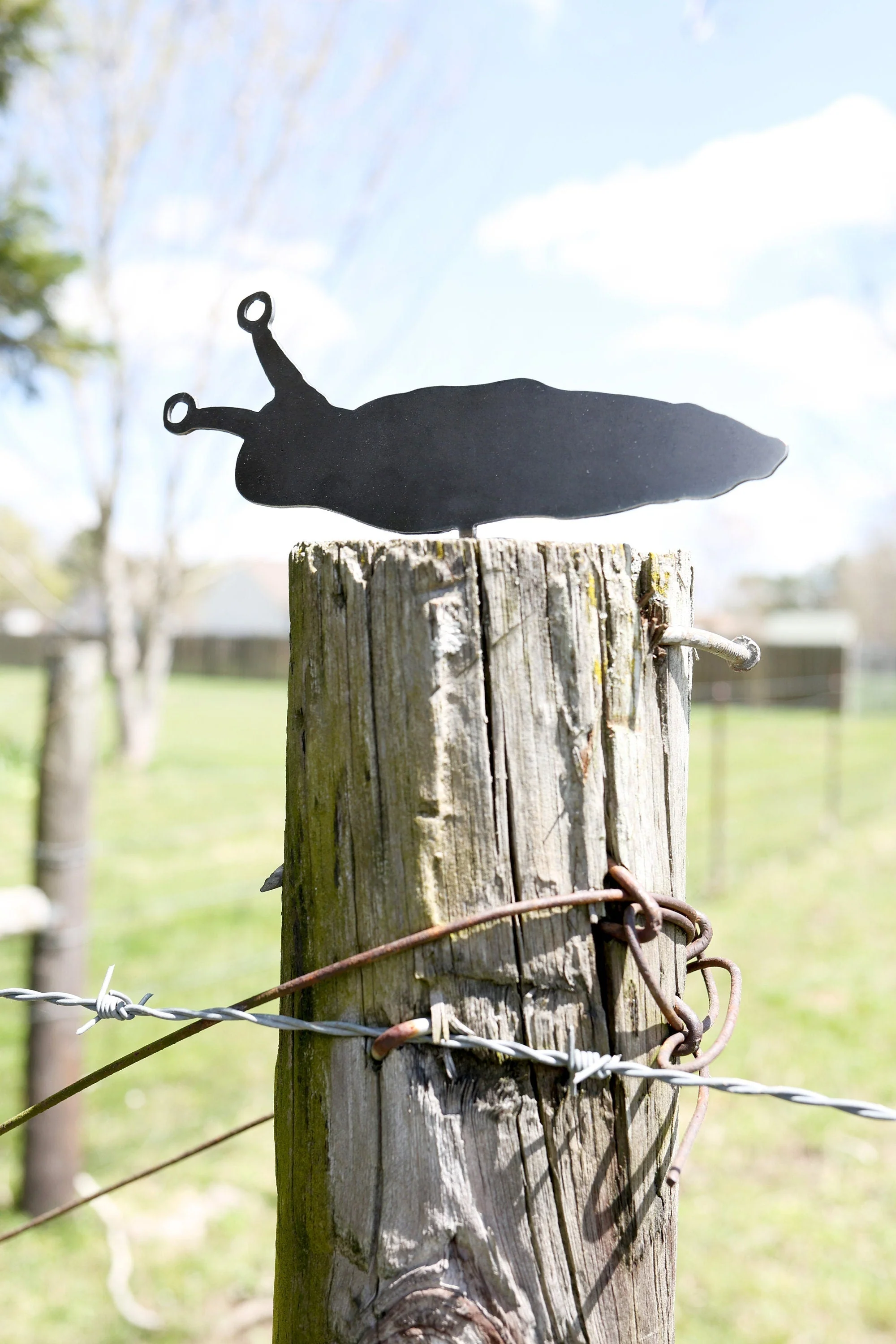 Slug Statue - Image 2