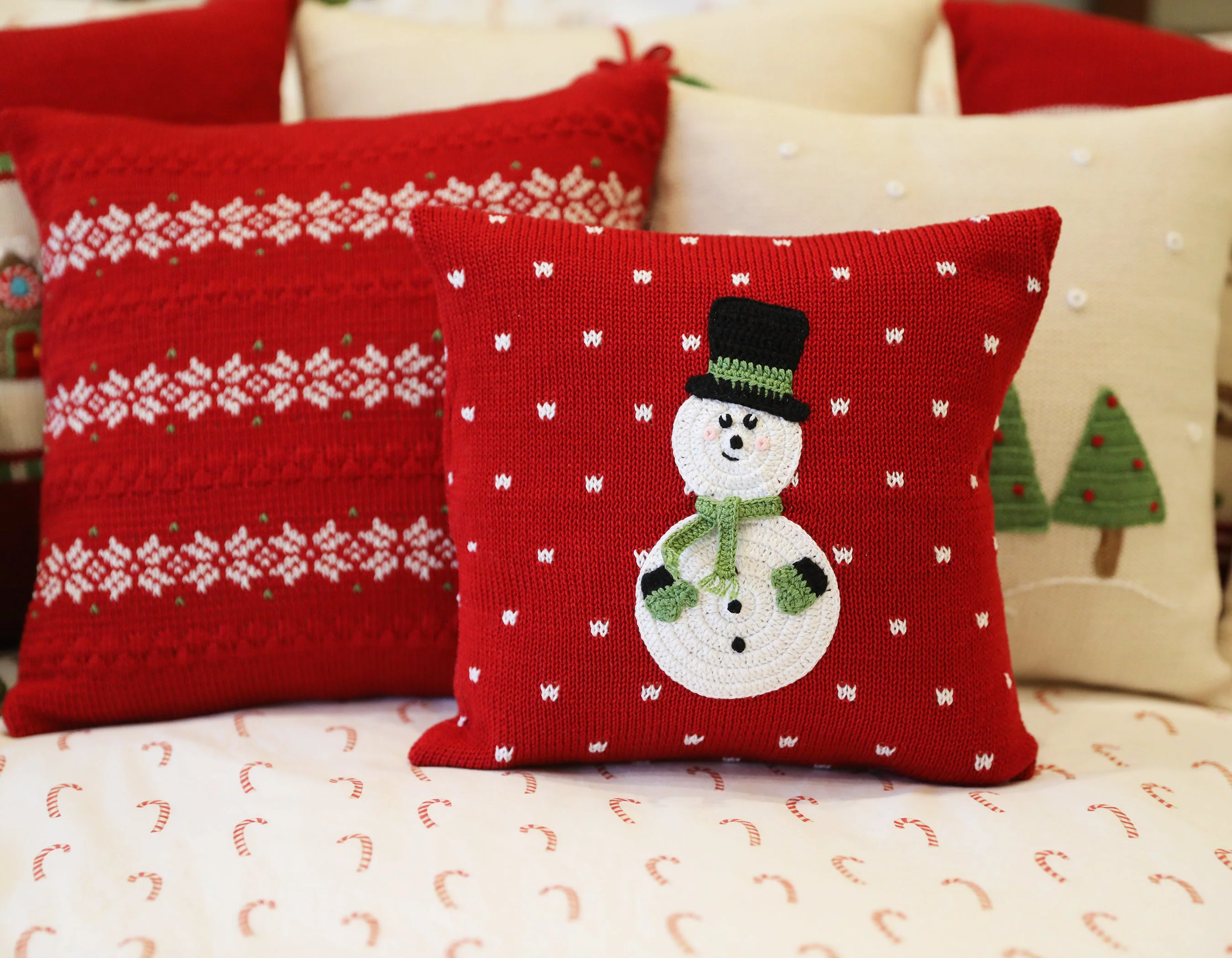 Snowman 10" Pillow - Image 2