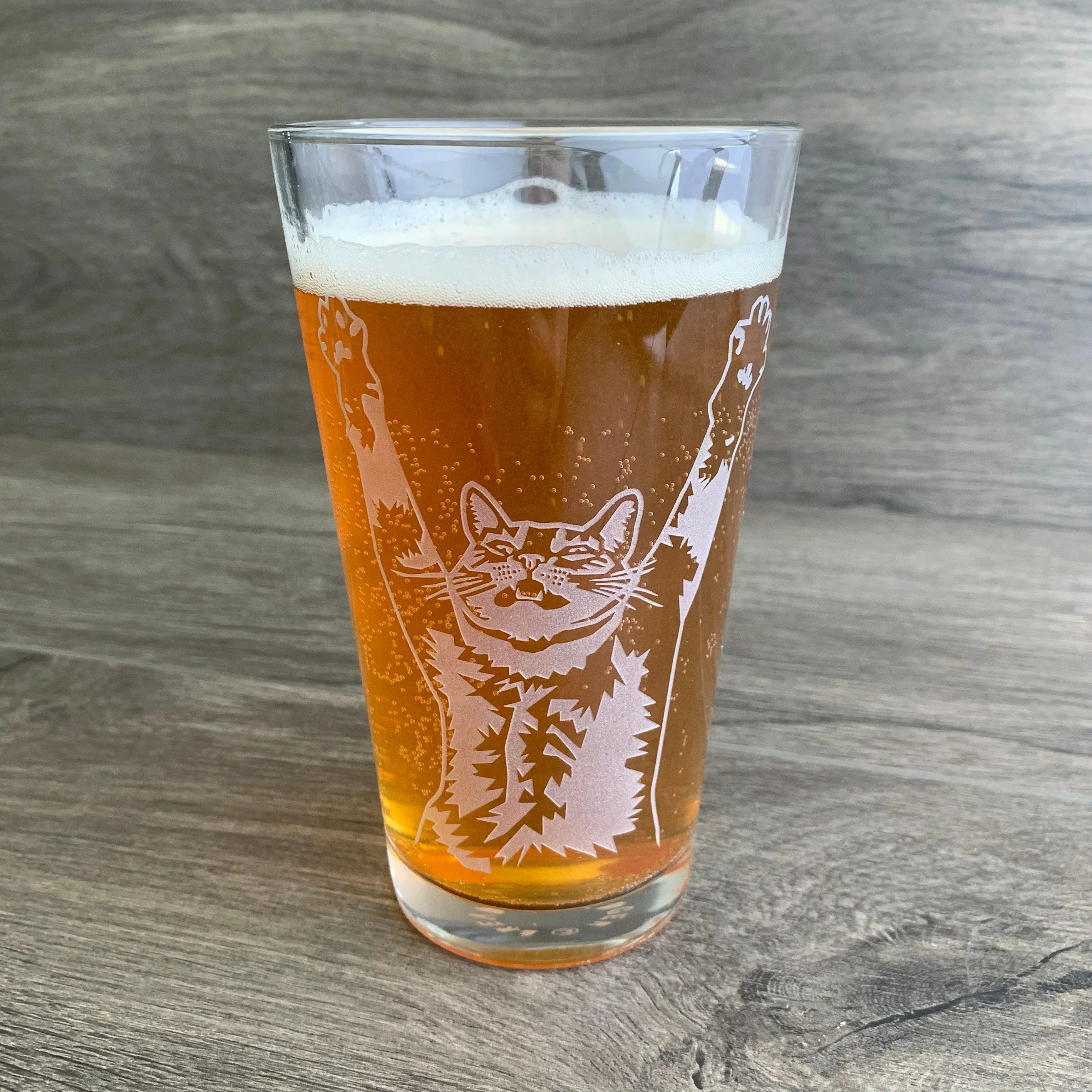Stretch Cat Beer Pint Glass - etched glassware - Image 2