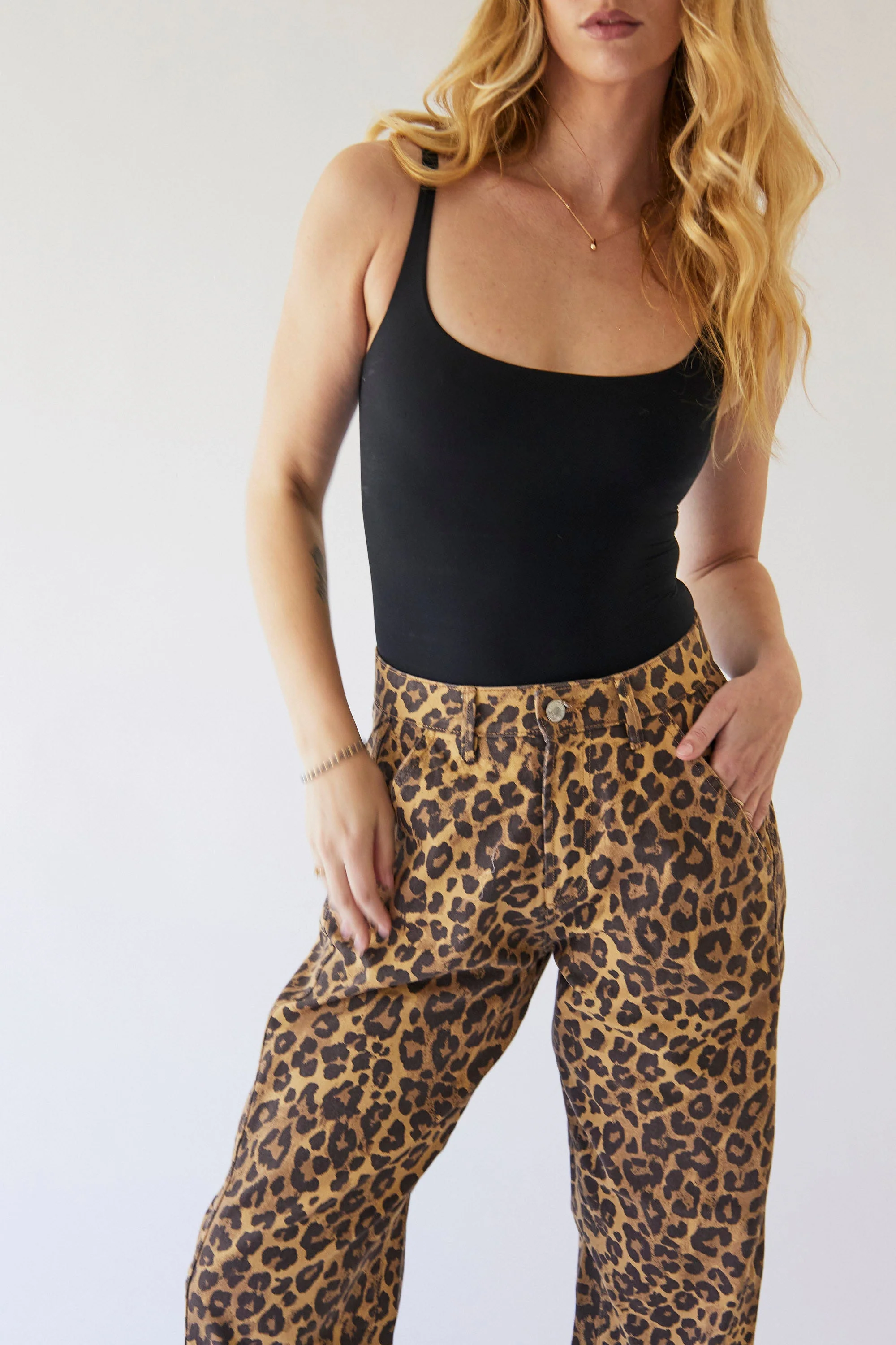 Tara Barrel Pant in Leopard - Image 5