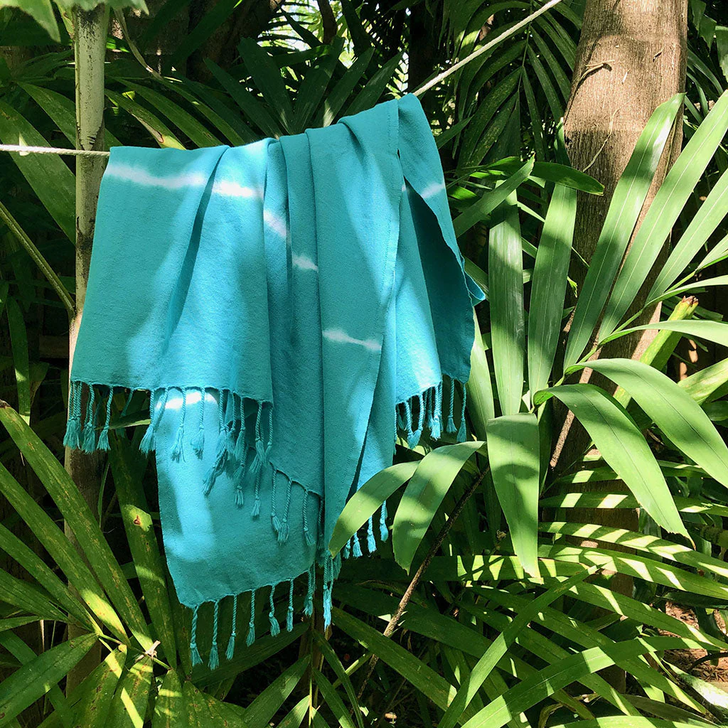 Teal Tie Dye Turkish Beach Towel - Image 2