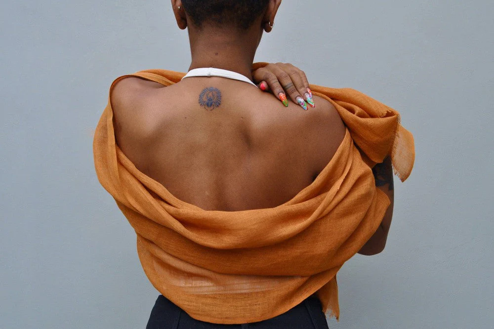 Telba Pure Linen Handwoven Shawl - Image 4