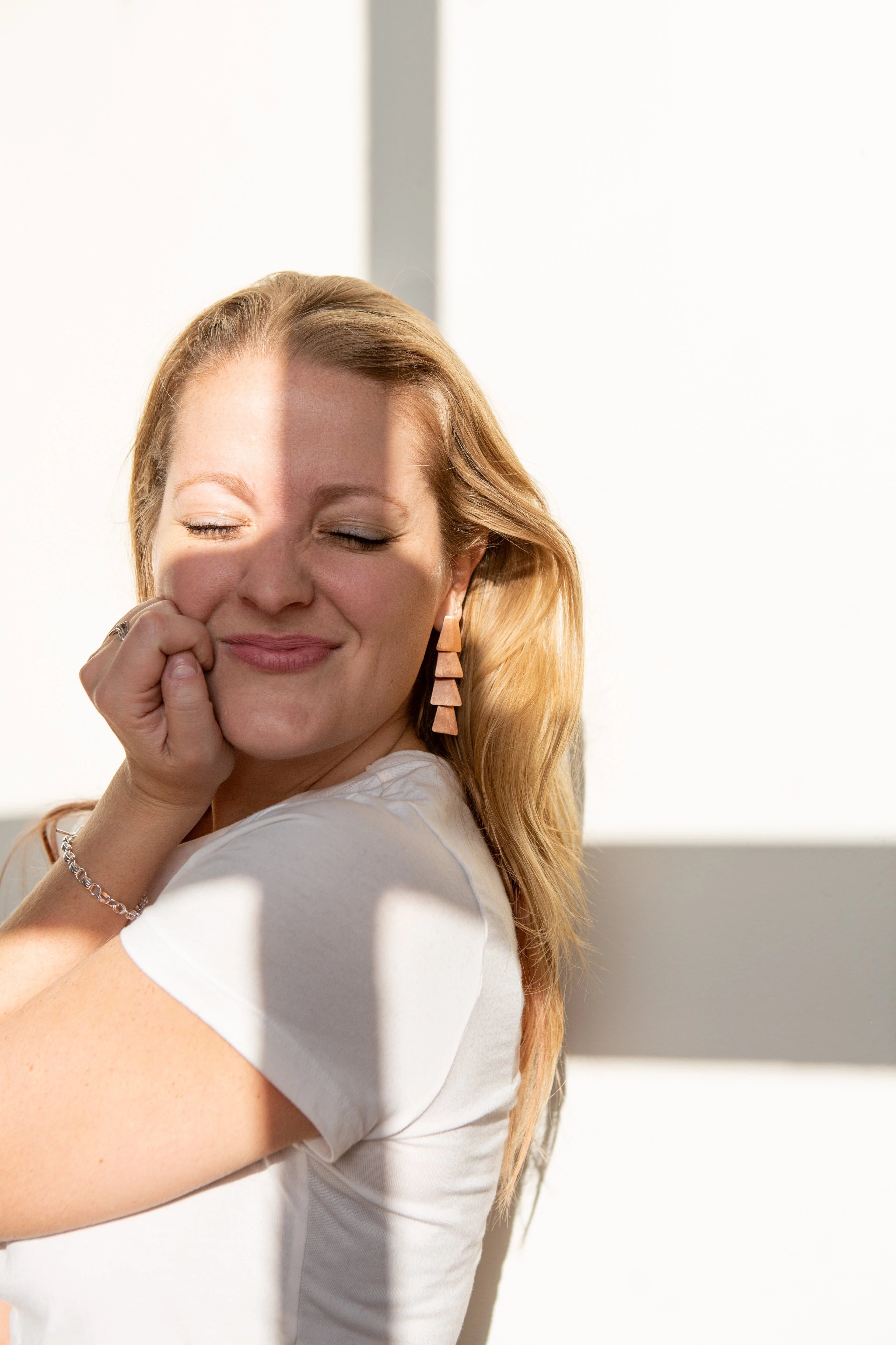 Tiered Tassel Movement Earrings - Image 2