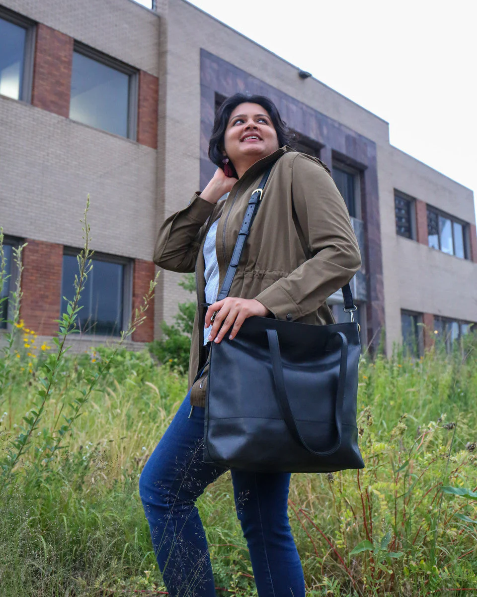 Venture Leather Tote - Image 4