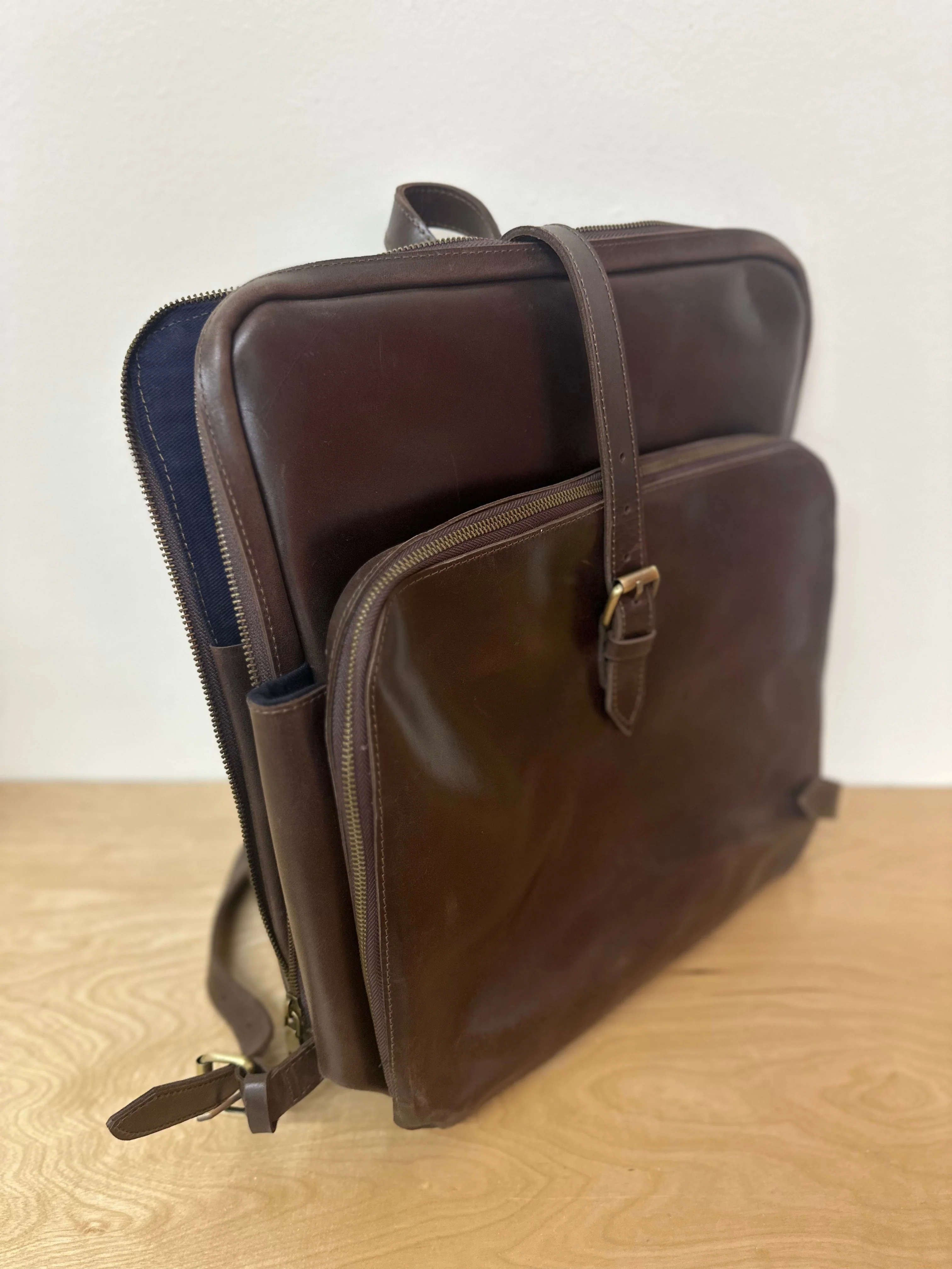 Voyager Leather Backpack - Image 3
