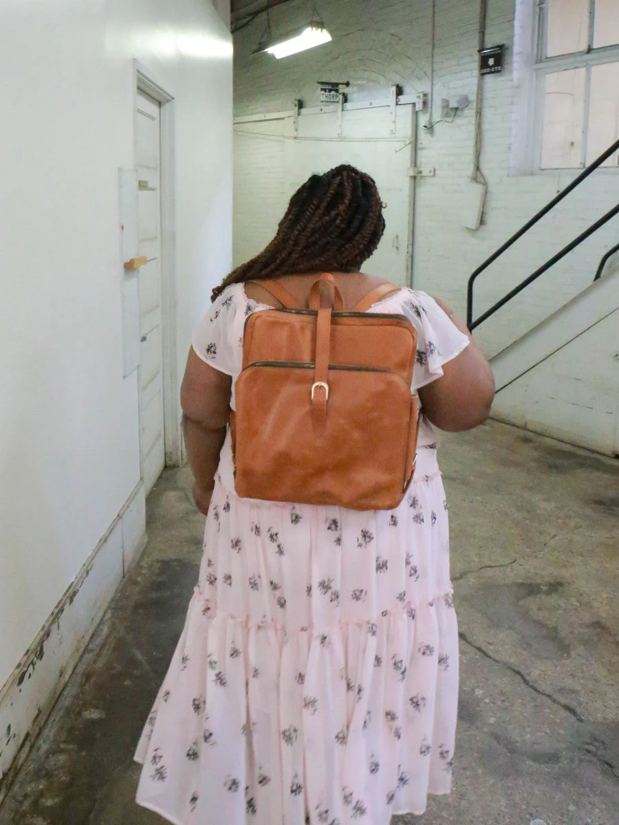 Voyager Leather Backpack - Image 4