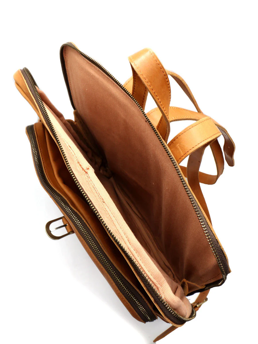 Voyager Leather Backpack - Image 8