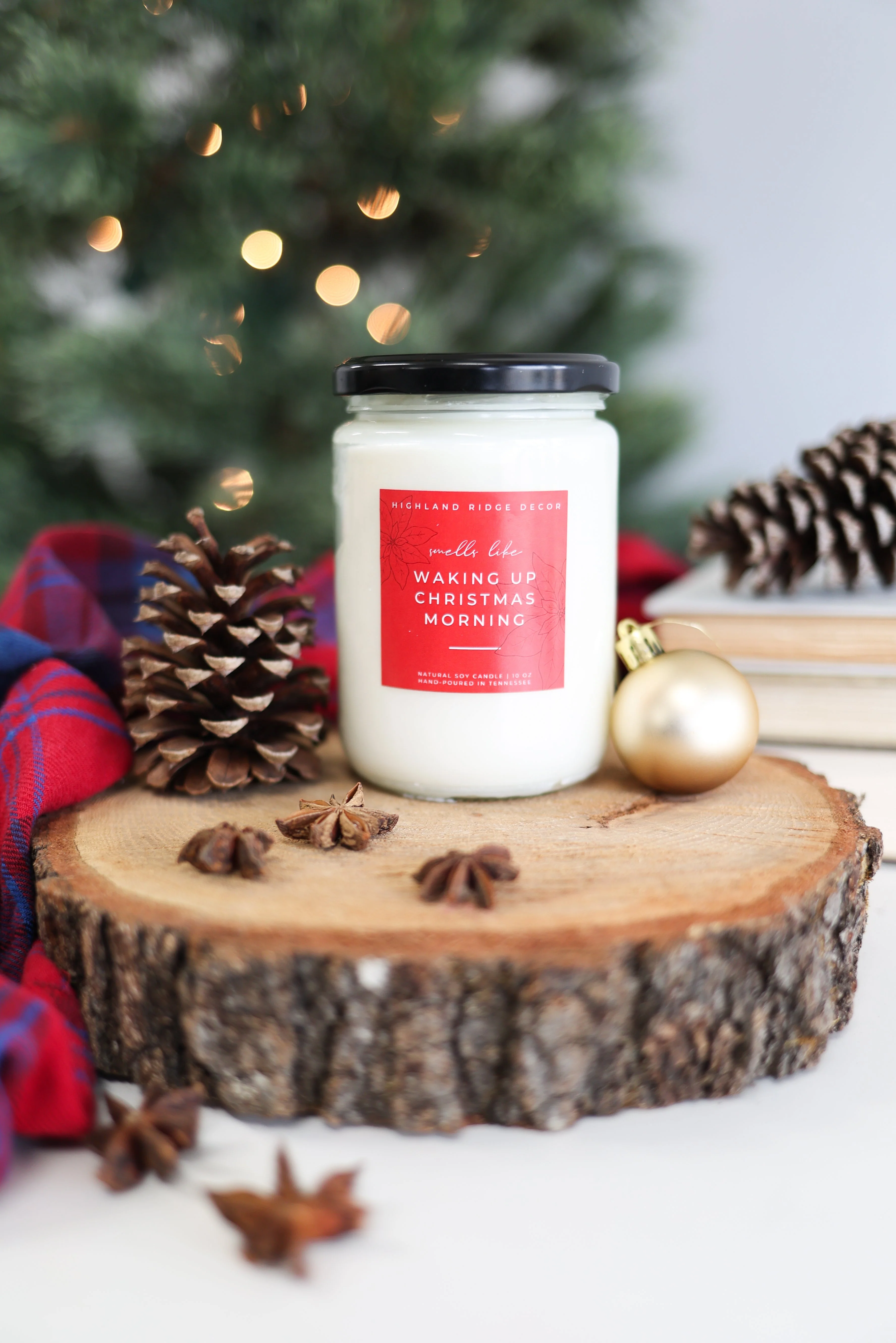 "Waking Up Christmas Morning" Hand-Poured Soy Candle - Warm Gingerbread - Image 5