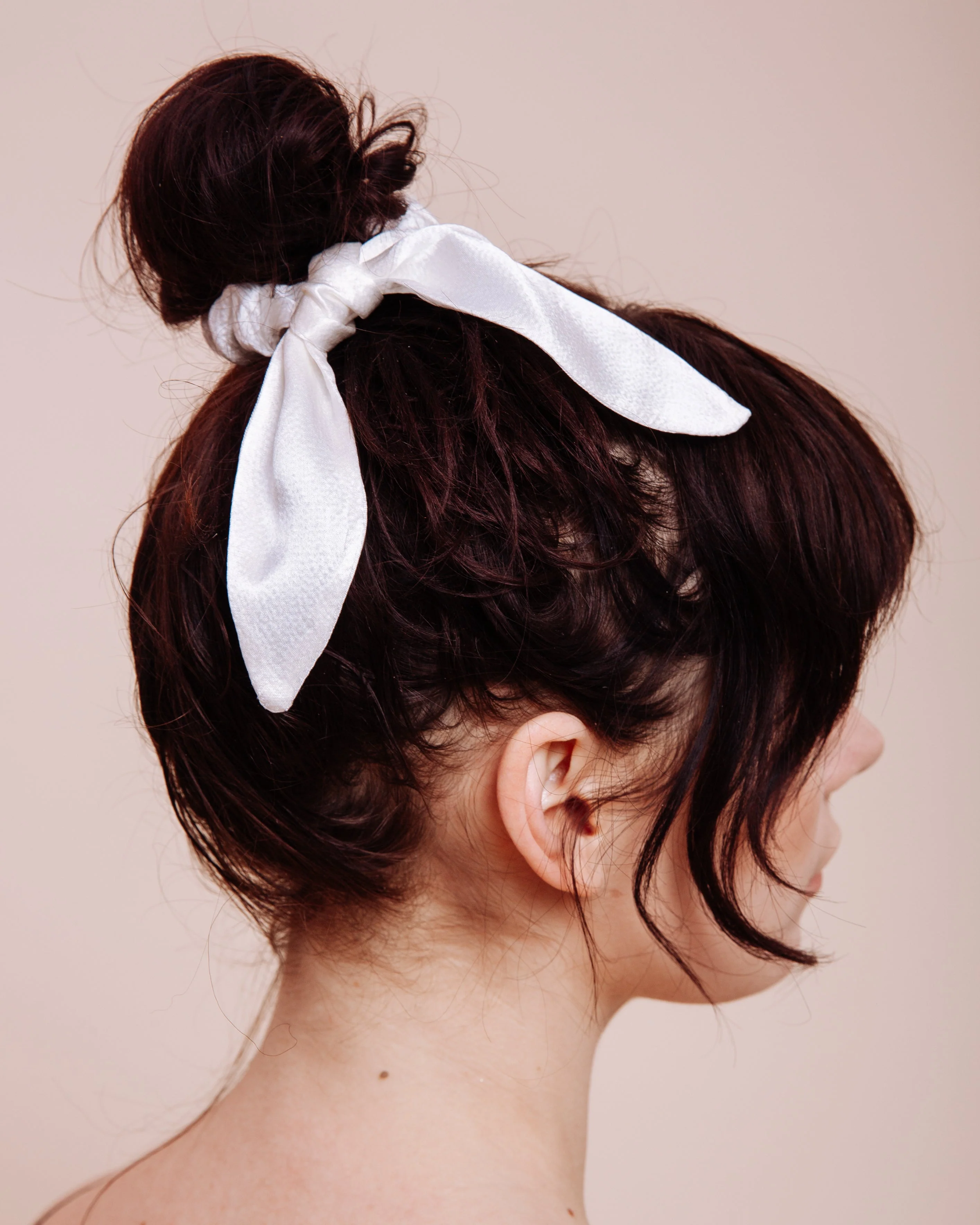 White Coyote - Scrunchie Tie - Image 5